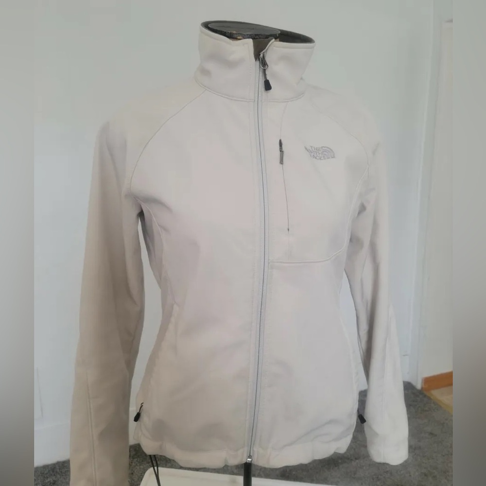 The North Face Women’s White Soft Shell Fleece Lined Jacket Small
